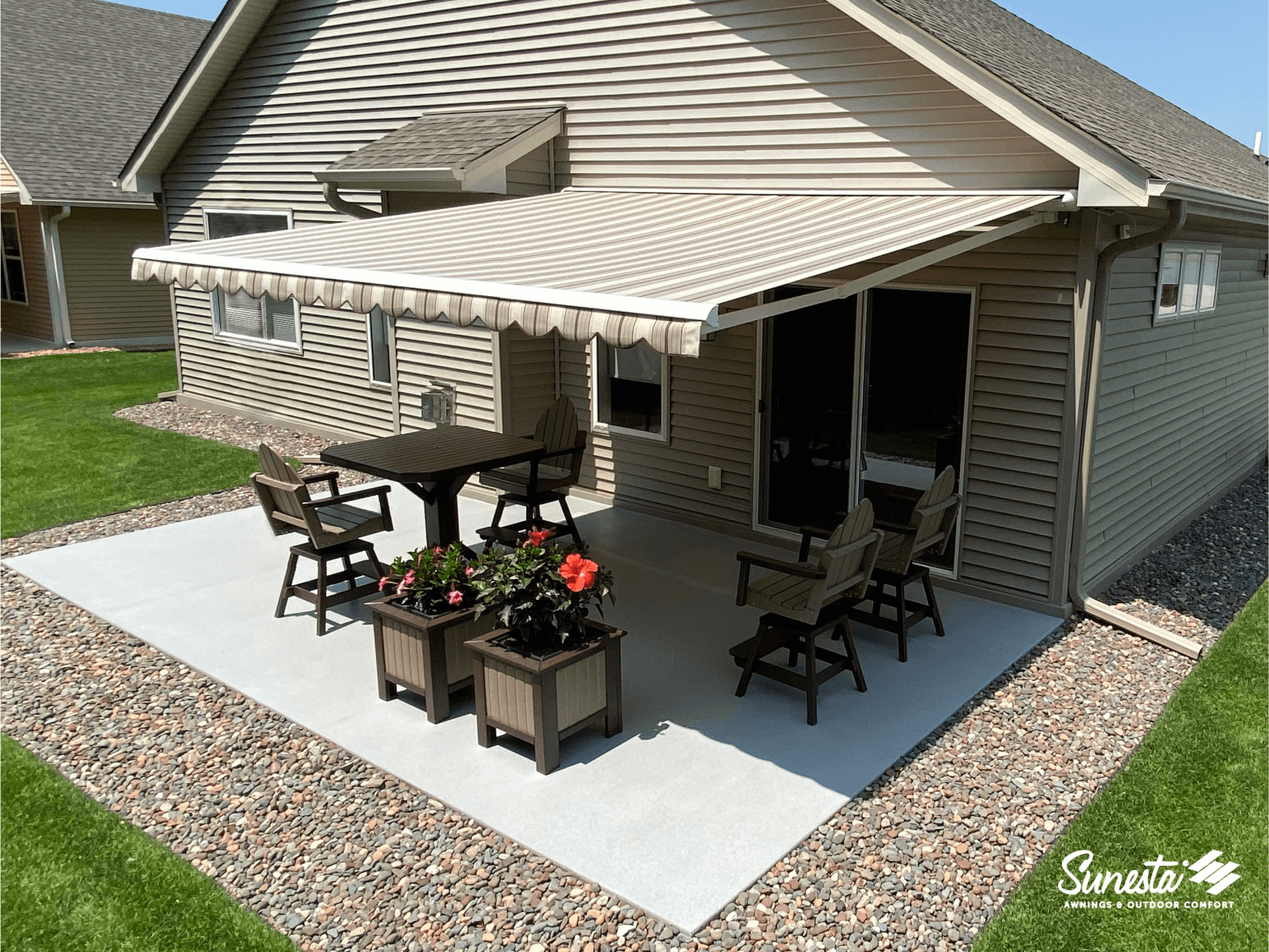 Wall mounted Sunesta with white frame and stripes.png